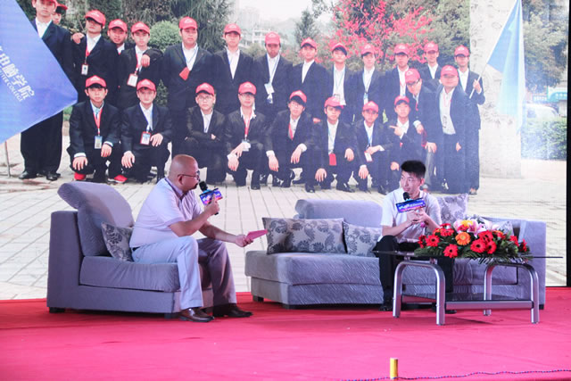 �ܳ�У���Ըۣ��۳ɰܣ���������