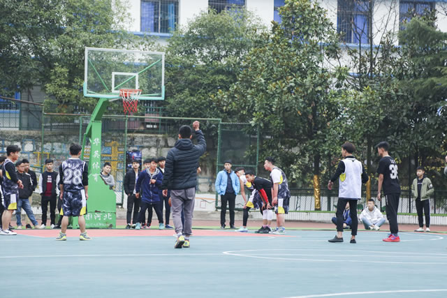 ��ʮ�조�»�����У԰���������ܾ���ͼƬչ