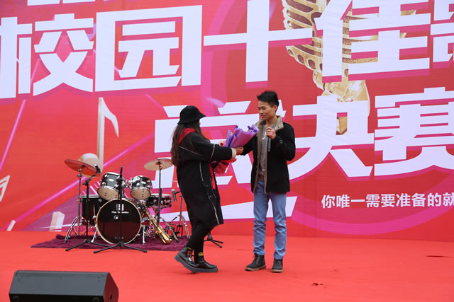 У԰ʮ�Ѹ����ܾ���Բ����Ļ